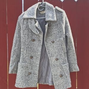 Small grey winter coat. Woman's